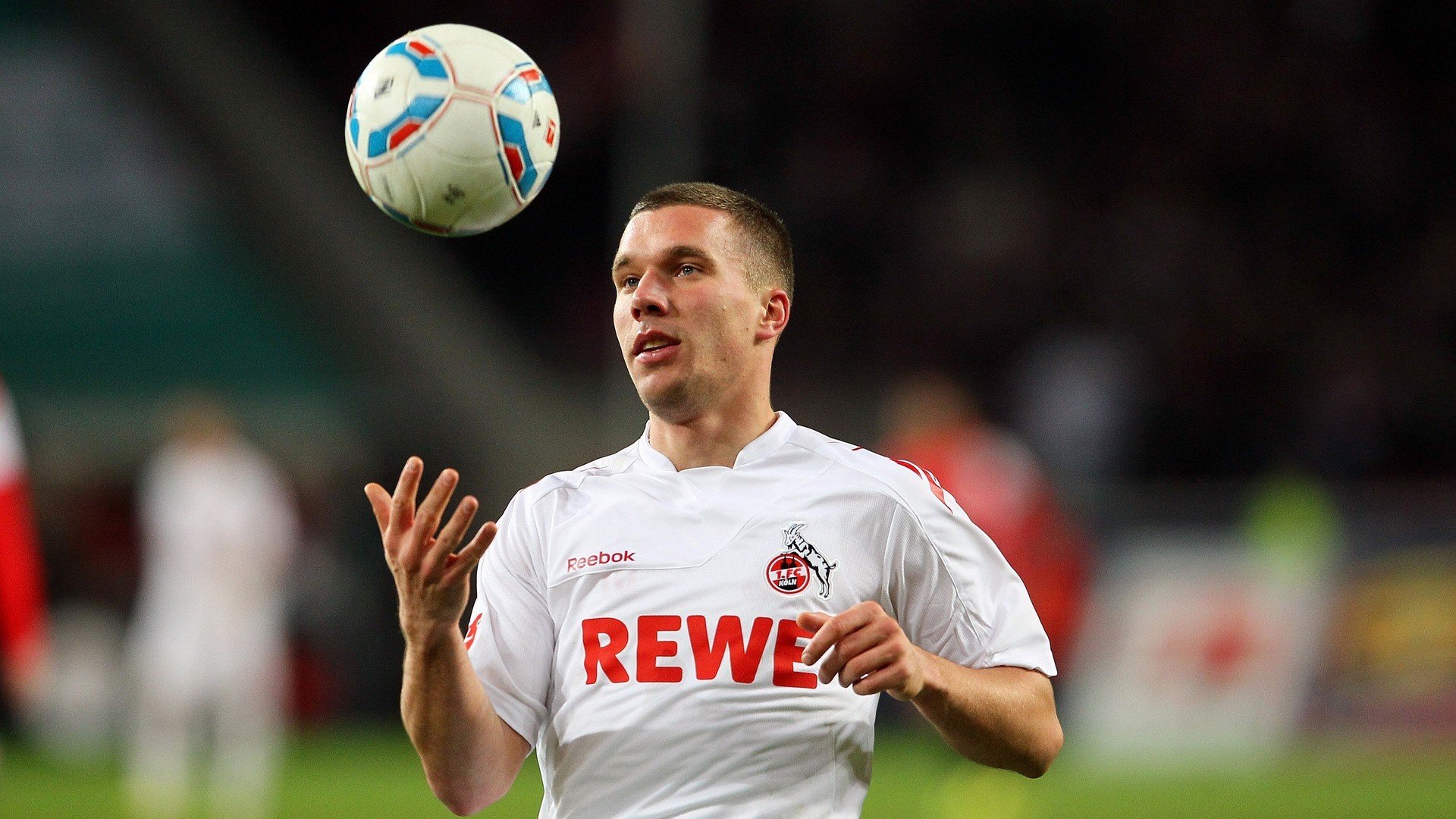 电竞世界杯落幕,中国战队斩获双冠,全球观众破纪录